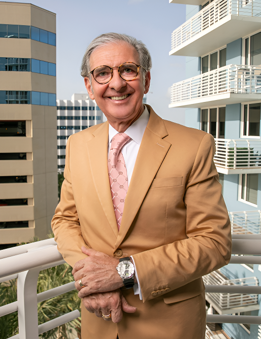 Agent Photo of Elias